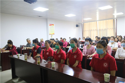 廬江縣人民醫院婦聯志愿者開展全民營養周宣傳活動 送健康進社區，共筑營養防線